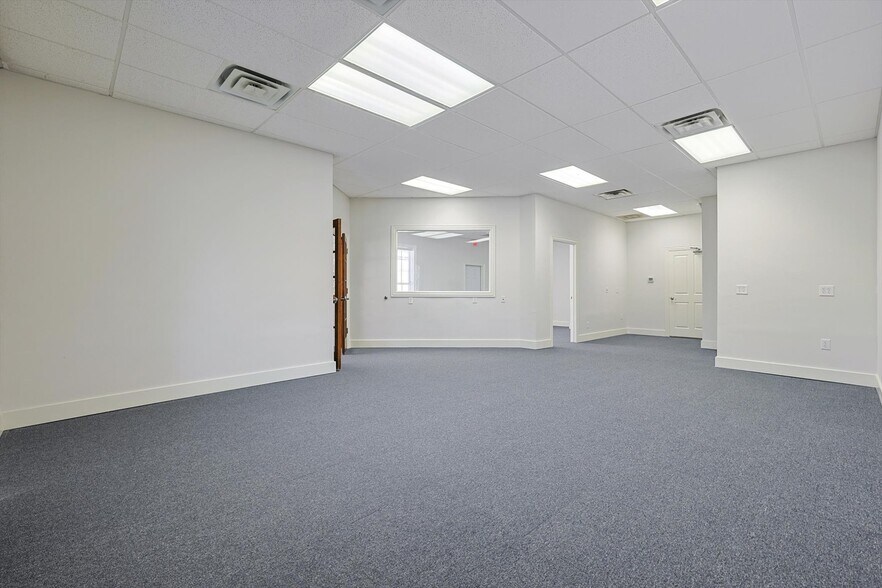 More Photos Of 5601-5605 Virginia Pky, McKinney Medical For Sale