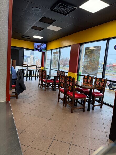 More Photos Of 1501 E Euclid Ave, Des Moines Fast Food For Sale