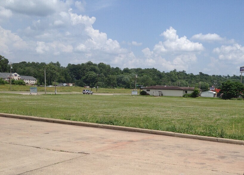 More Photos Of 822 Pike St, Marietta Land For Lease