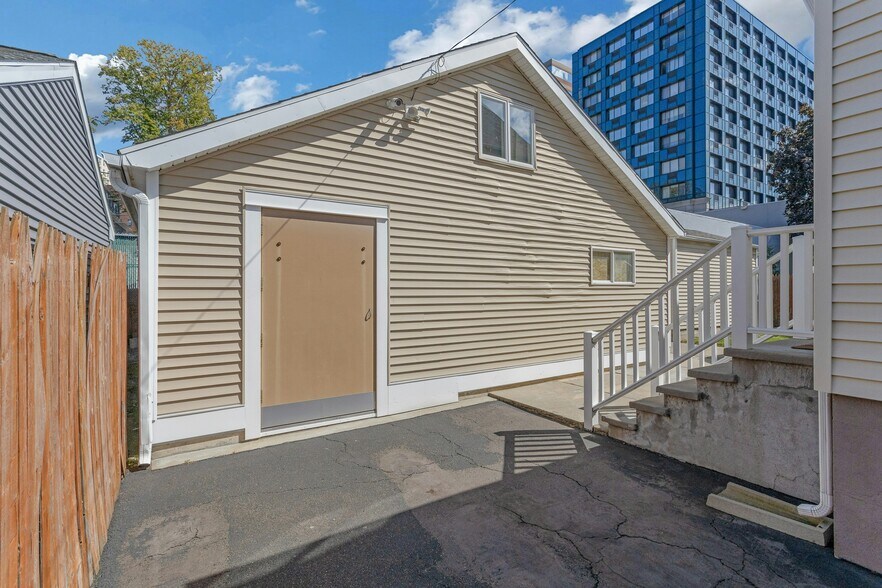 More Photos Of 45 Pleasant St, Stamford Apartments For Sale