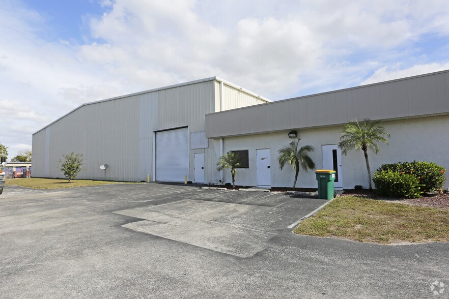 Primary Photo Of 1401 Rail Head Blvd, Naples Warehouse For Lease