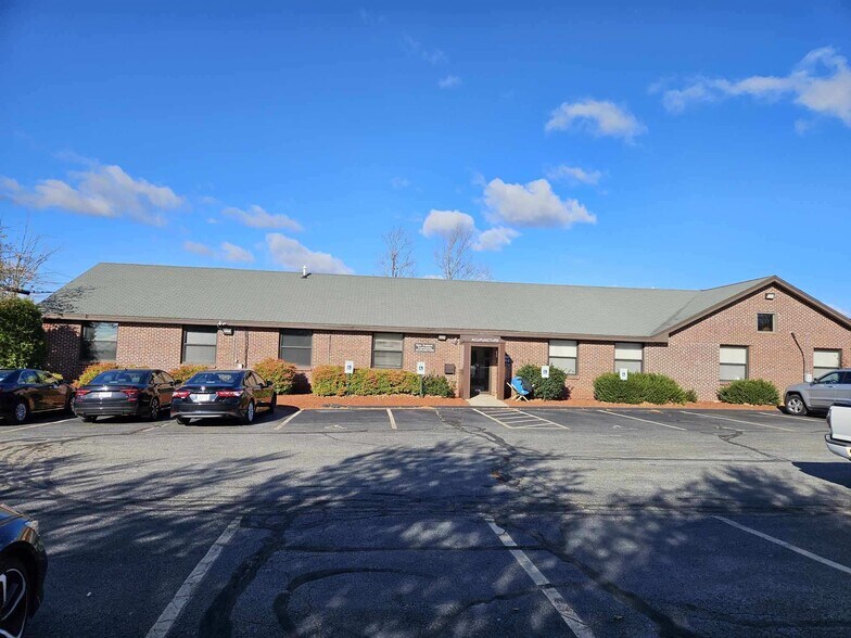 More Photos Of 325 New Boston St, Woburn Warehouse For Lease