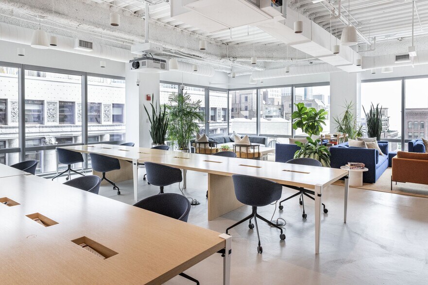 More Photos Of 1 S Dearborn St, Chicago Coworking Space