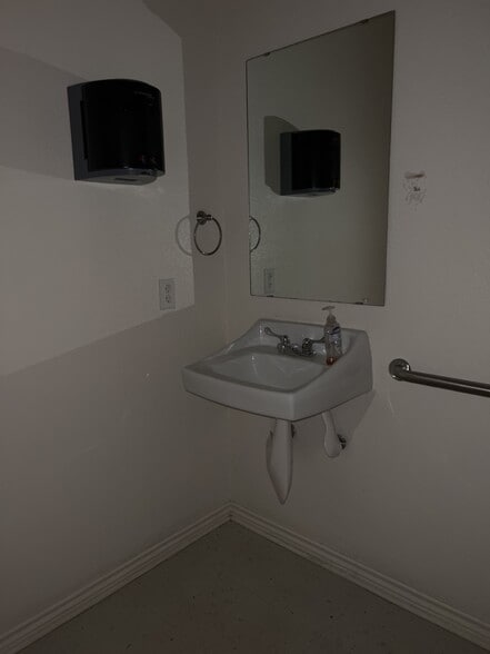 More Photos Of 4003 W Stan Schlueter Loop, Killeen Medical For Lease