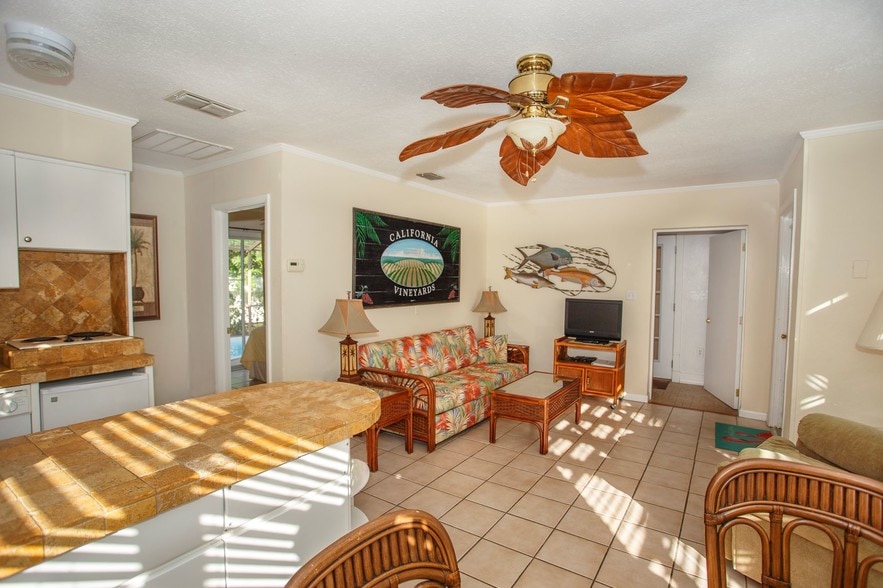 More Photos Of 1800 Kofresi Ct, Ruskin Hotel For Sale