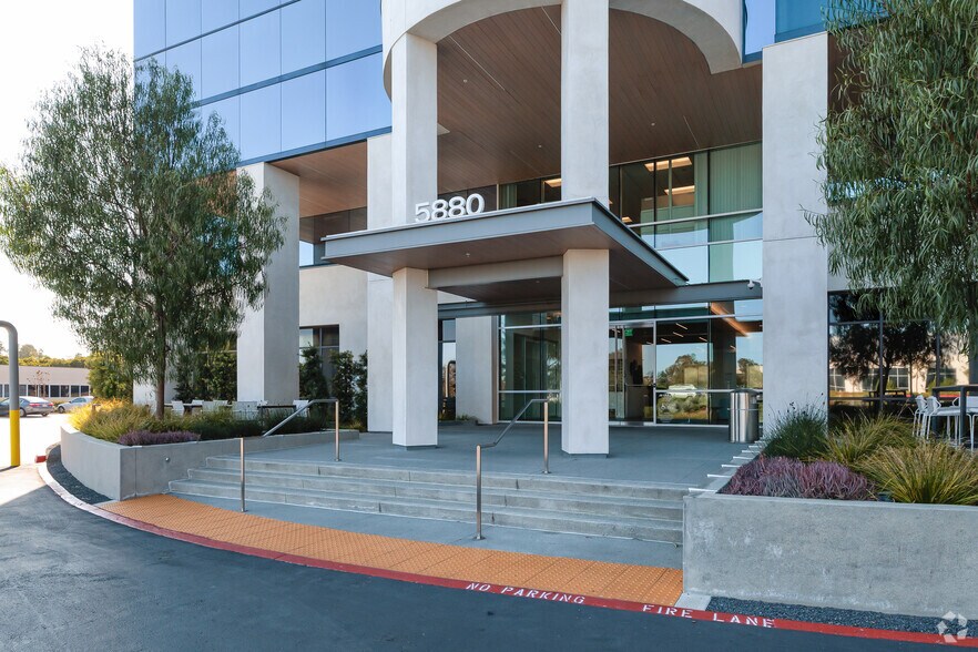 More Photos Of 5880 Oberlin Dr, San Diego Office For Sale