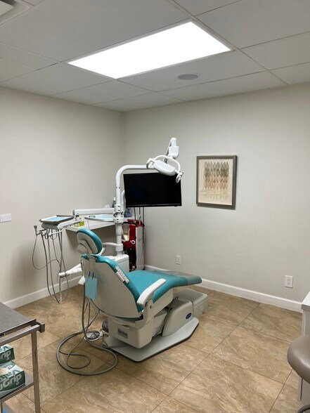 More Photos Of 3035 E Commercial Blvd, Fort Lauderdale Medical For Sale