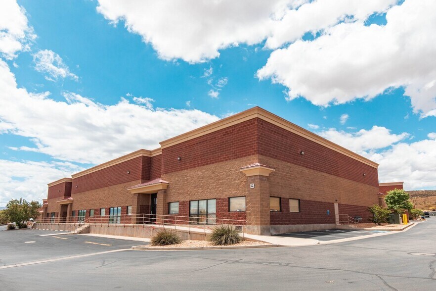 More Photos Of 3884 S River Rd, Saint George Warehouse For Lease