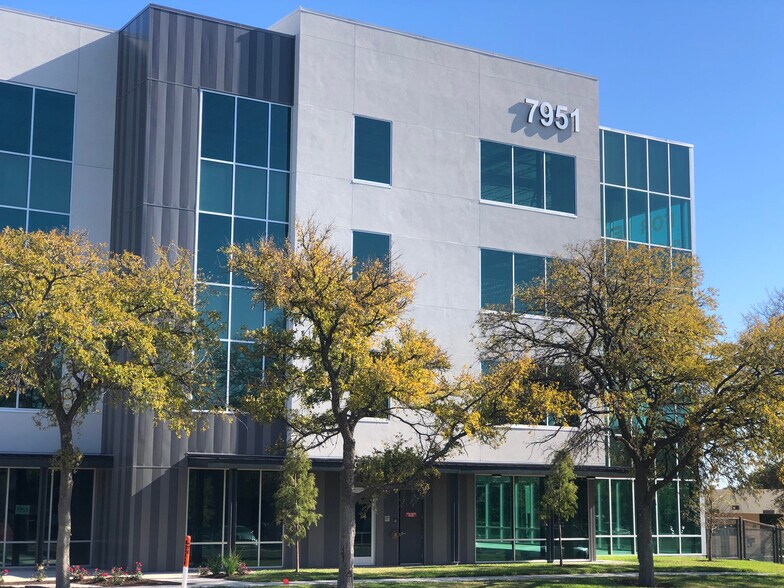 More Photos Of 7951 Shoal Creek Blvd, Austin Medical For Lease