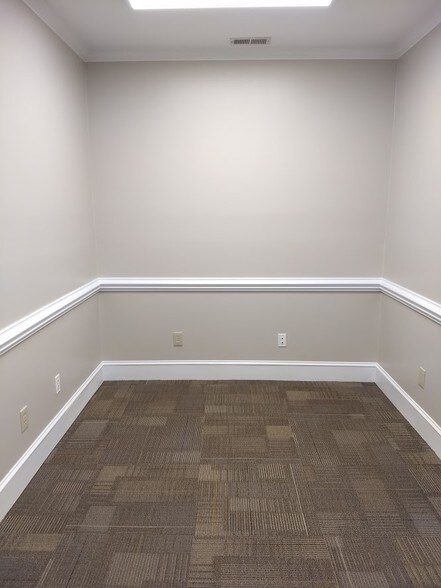 More Photos Of 4920-4928 Windy Hill Dr, Raleigh Coworking Space