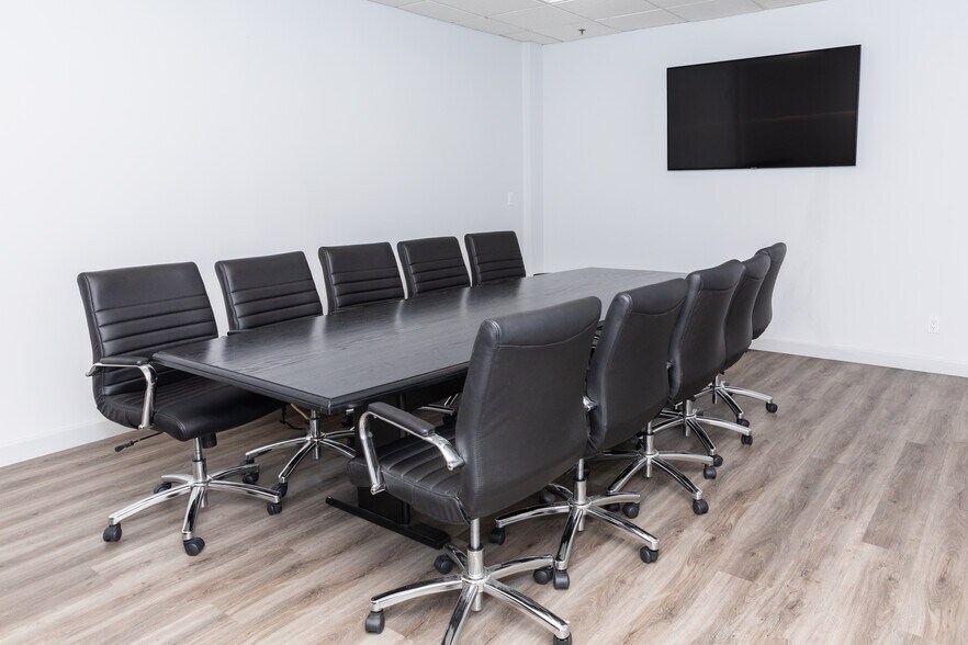 More Photos Of 111 N Jackson St, Glendale Office For Sale