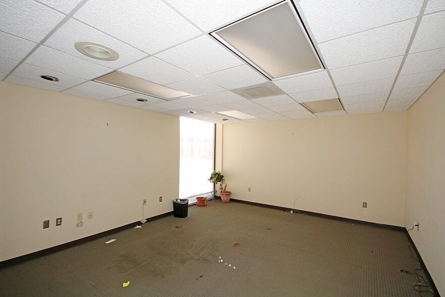 More Photos Of 1444 Watson Blvd, Warner Robins Office For Lease