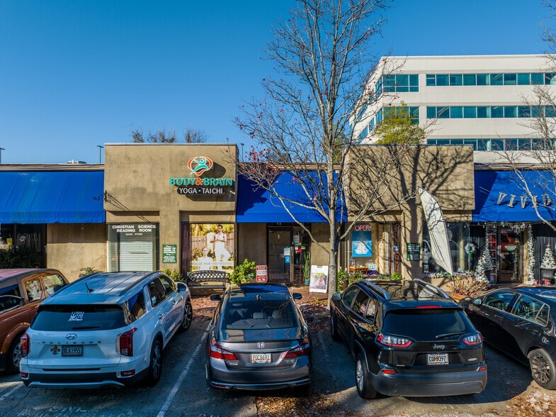 More Photos Of 308 W Ponce de Leon Ave, Decatur Storefront For Lease