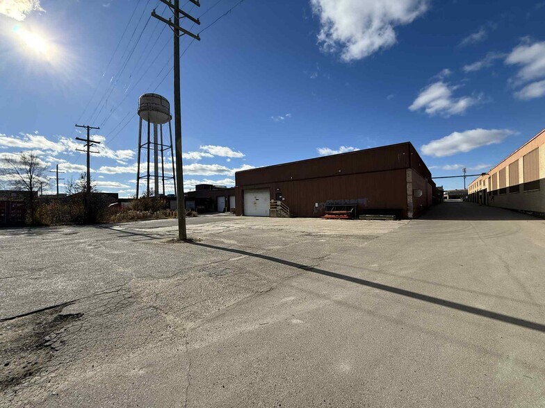 More Photos Of 6841 N Rochester Rd, Rochester Hills Warehouse For Lease