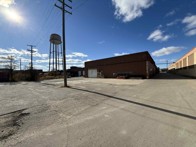 More Photos Of 6841 N Rochester Rd, Rochester Hills Unknown For Lease