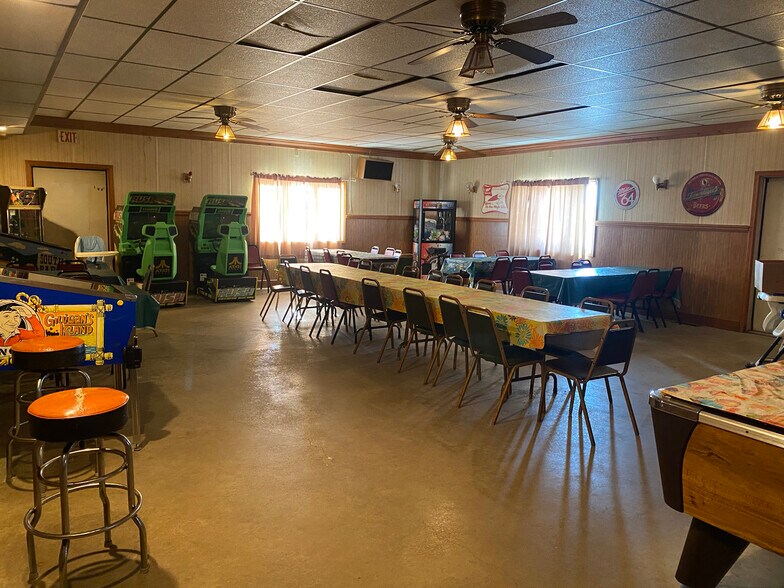 More Photos Of E2578 County Rd S, Casco Bar For Sale