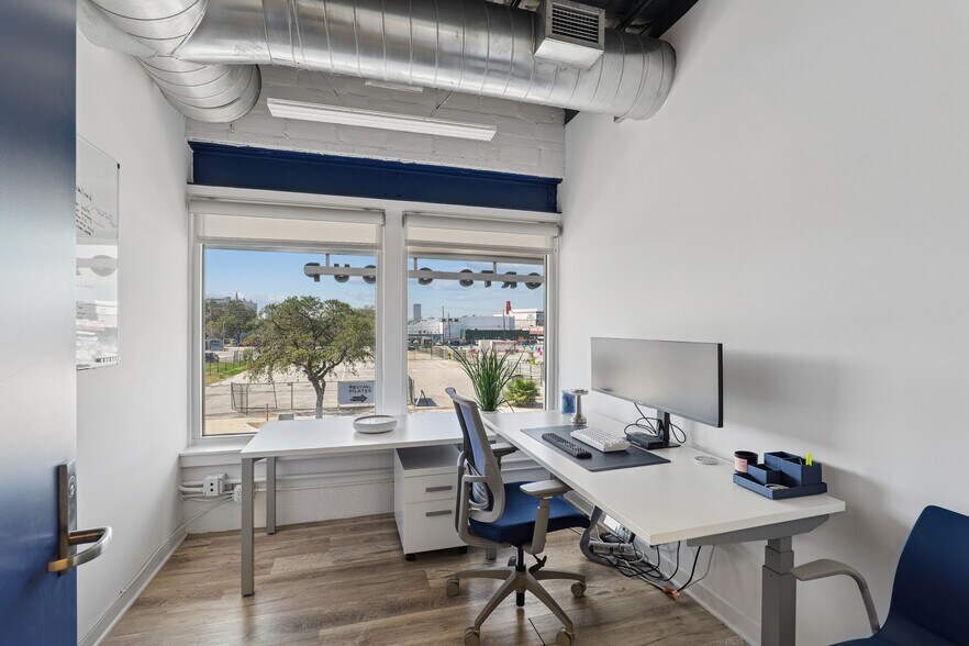 More Photos Of 3217 Montrose Blvd, Houston Office For Lease