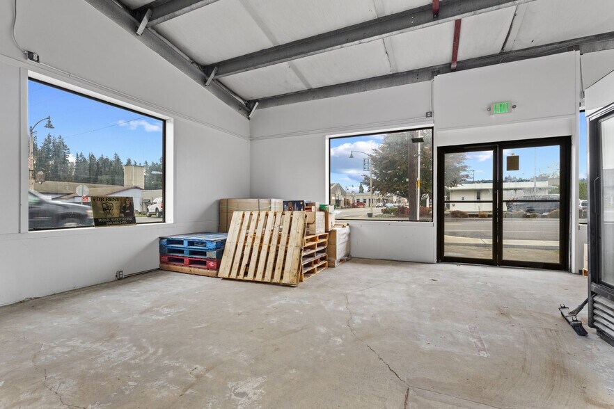 More Photos Of 138 Hodgden N st, Tenino Flex For Lease