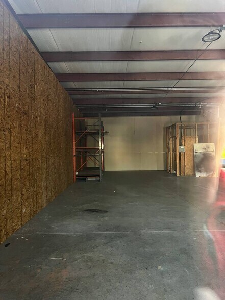More Photos Of 1585 Industrial Blvd, Madison Warehouse For Lease