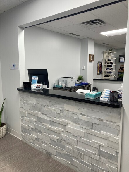 More Photos Of 29275 Northwestern Hwy, Southfield Medical For Sale