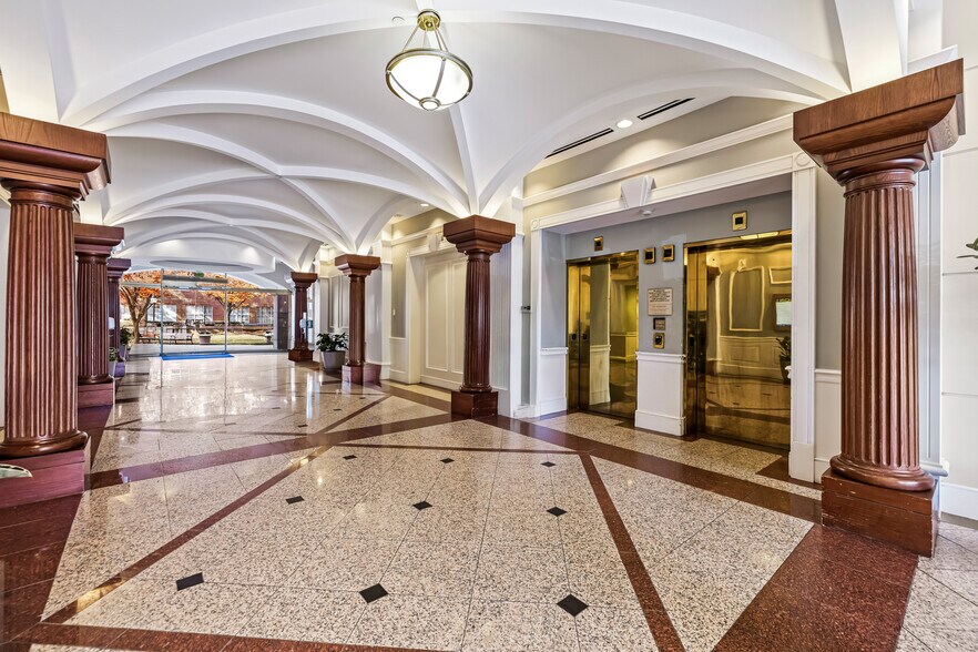 More Photos Of 10753 Falls Rd, Lutherville Office For Sale