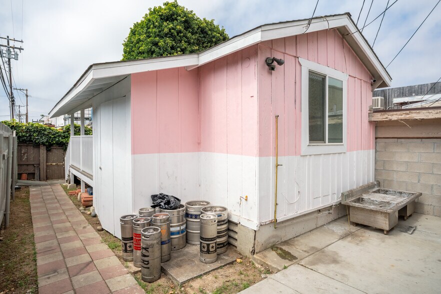 More Photos Of 916-918 N Coast Highway 101, Encinitas Restaurant For Sale