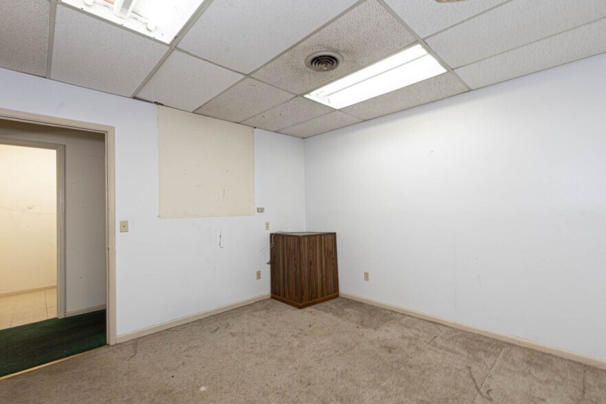 More Photos Of 3103 Mercury Drive Dr, Columbus Office For Sale