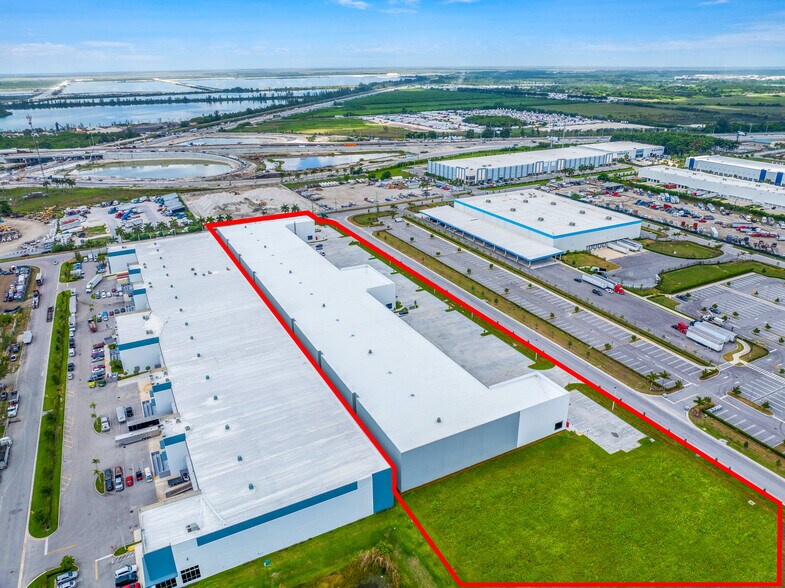 More Photos Of 14101 NW 112th Ave, Hialeah Gardens Warehouse For Lease