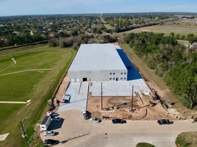 More Photos Of 15627 Mueschke Rd, Cypress Manufacturing For Lease