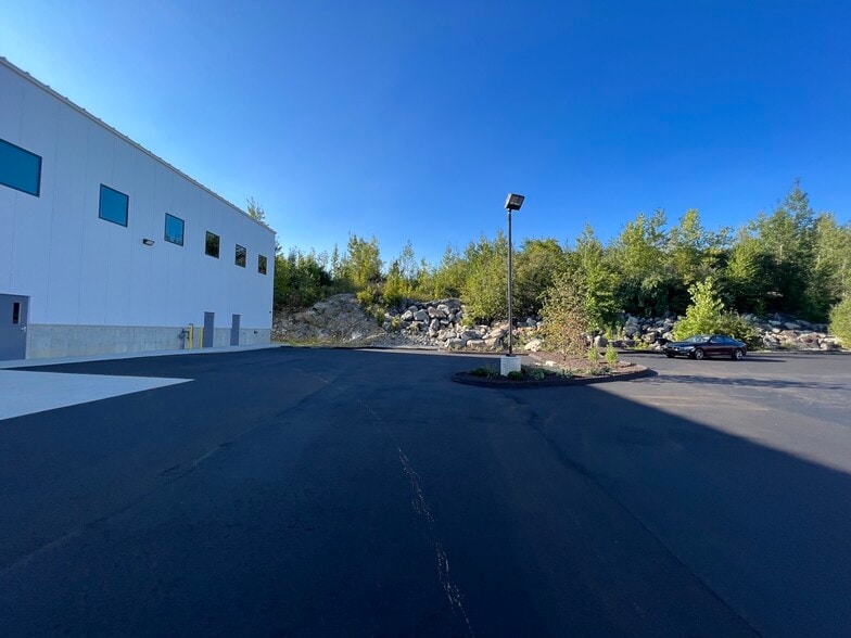 More Photos Of 17 Enterprise Dr, Monroe Manufacturing For Lease