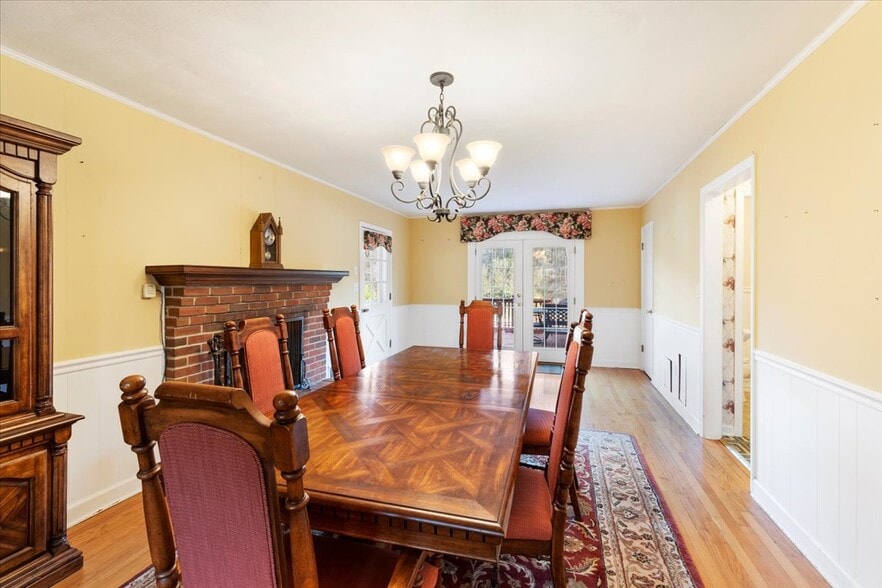 More Photos Of 1356 Coopers Cove Rd, Hardy Specialty For Sale