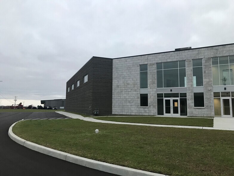 Primary Photo Of 431 Franklin Park W, St. Albans Town Industrial For Lease