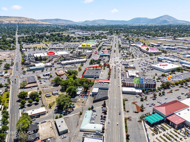More Photos Of 2521 S 6th St, Klamath Falls General Retail For Sale