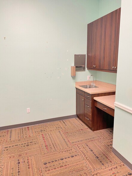 More Photos Of 1217 Piper Blvd, Naples Medical For Sale