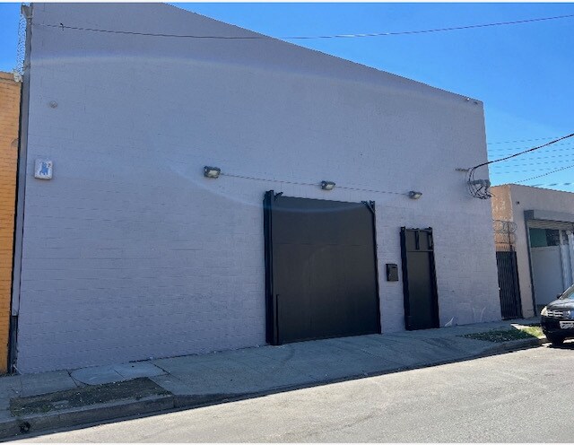 Primary Photo Of 3432 E 14th St, Los Angeles Manufacturing For Lease
