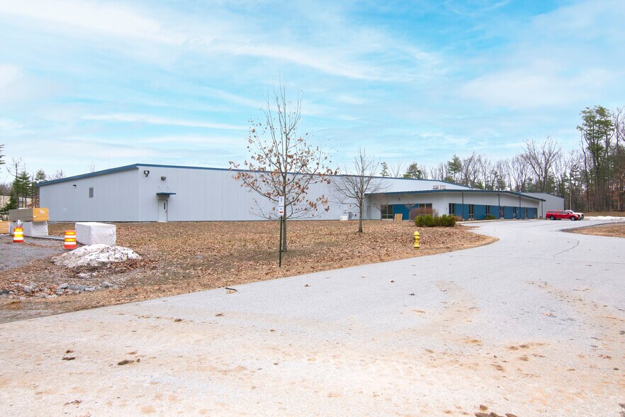 More Photos Of 3 Unlimited Dr, Saratoga Springs Office For Lease