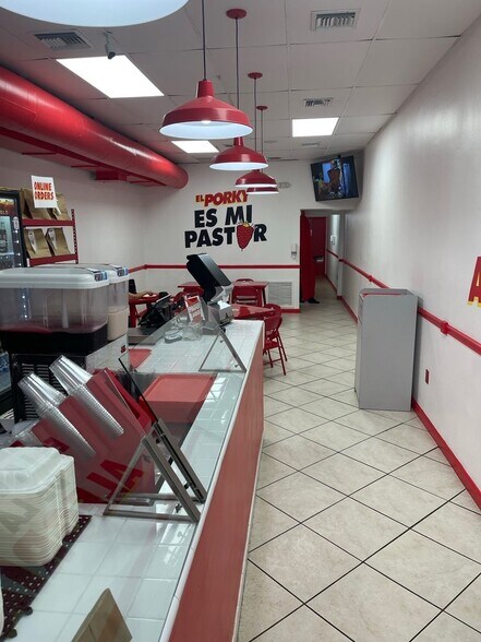 More Photos Of 16-20 W Flagler St, Miami Storefront For Lease