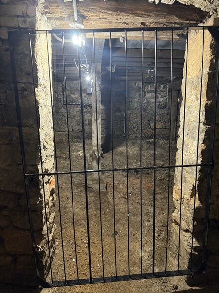 More Photos Of 204 W Main St, Belleville Office Residential For Sale