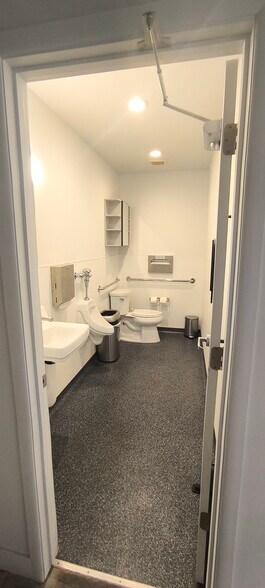 More Photos Of 81 Lafayette St, San Francisco Warehouse For Lease