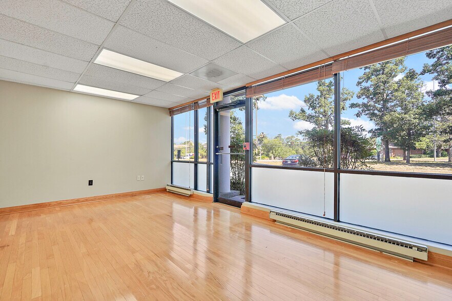 More Photos Of 131 Elden St, Herndon Medical For Lease
