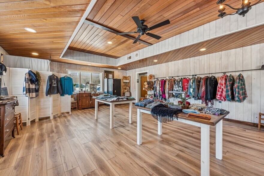More Photos Of 8557 Mason Dixon Hwy, Meyersdale General Retail For Sale