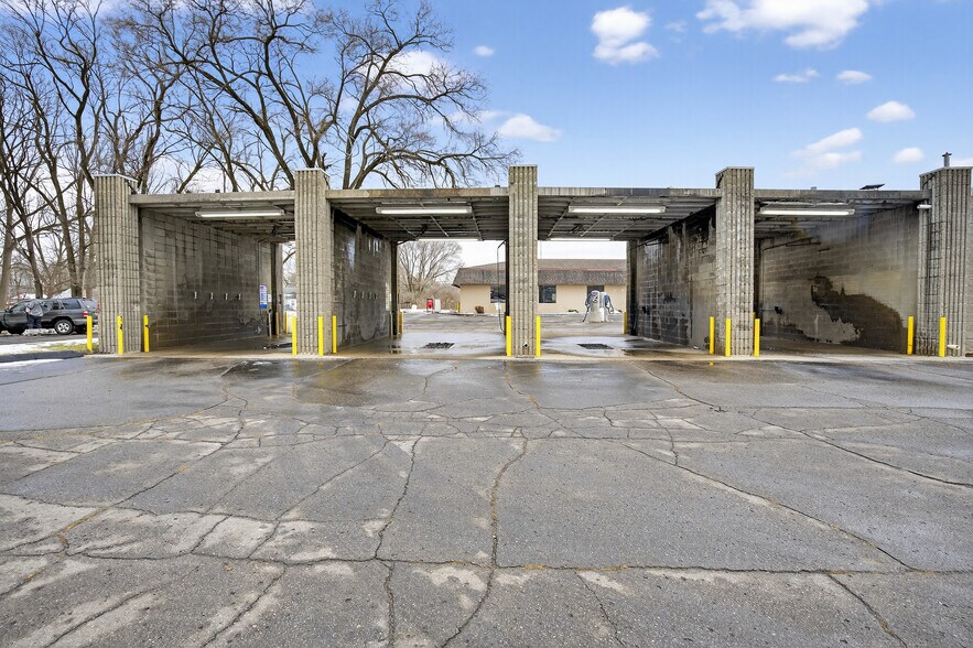 More Photos Of 3269 Richfield Rd, Flint Carwash For Sale