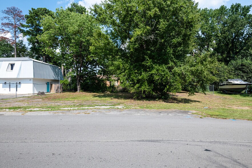 More Photos Of 123 Lawand Dr, Columbia Office Residential For Sale