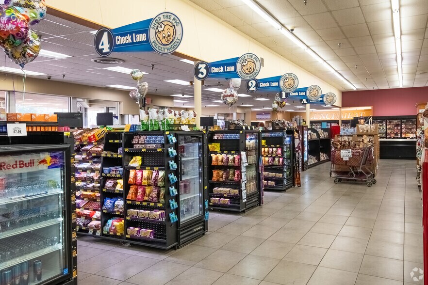 More Photos Of 106 W Oak St, Boscobel Supermarket For Sale