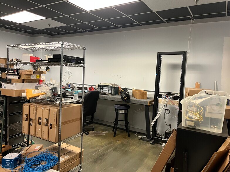 More Photos Of 5585 University Blvd W, Jacksonville Storefront Retail Office For Sale