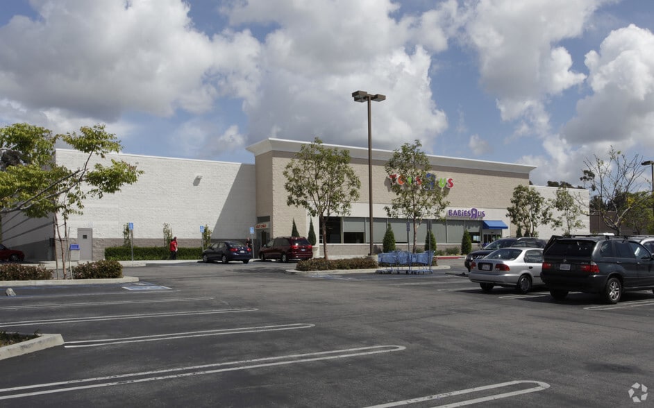 Primary Photo Of 25362 El Paseo, Mission Viejo Freestanding For Sale