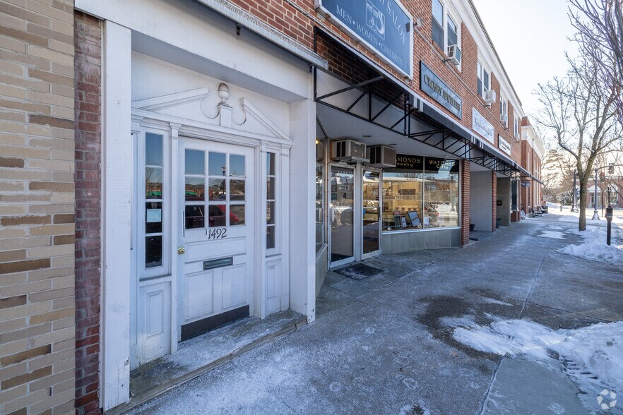 More Photos Of 1492 Highland Ave, Needham Storefront Retail Office For Lease