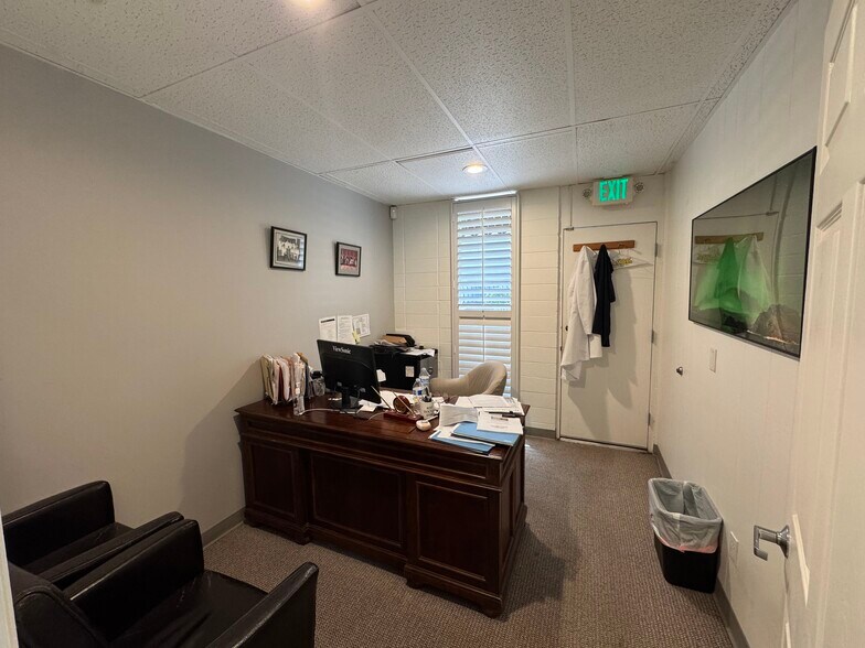 More Photos Of 2525 H St, Bakersfield Medical For Sale