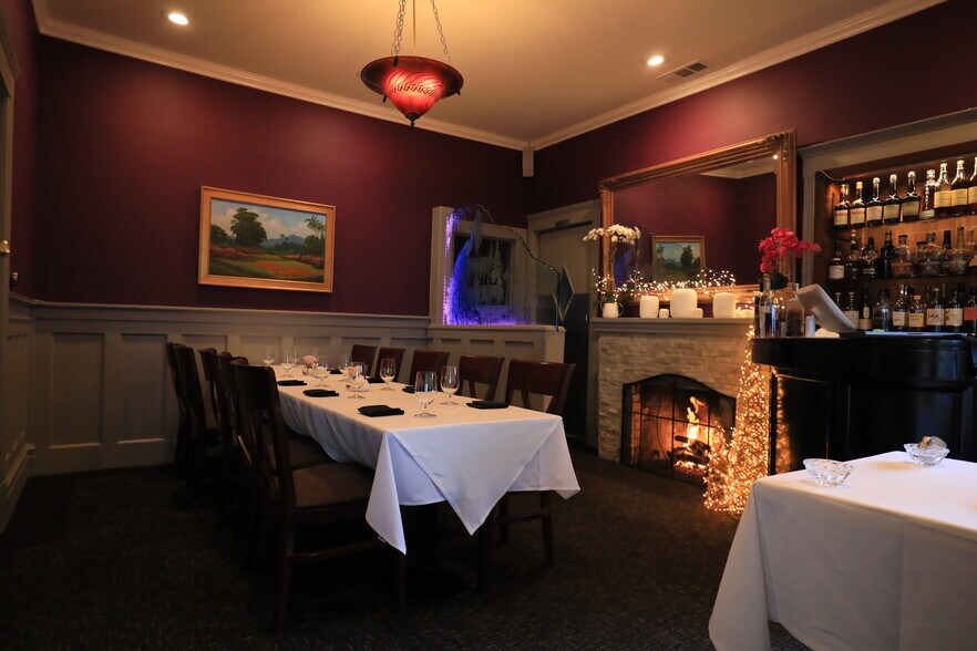 More Photos Of 938 Villa St, Mountain View Restaurant For Lease