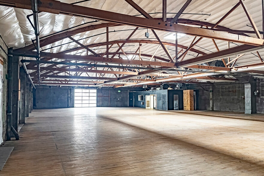 More Photos Of 6635 N Baltimore Ave, Portland Light Manufacturing For Lease